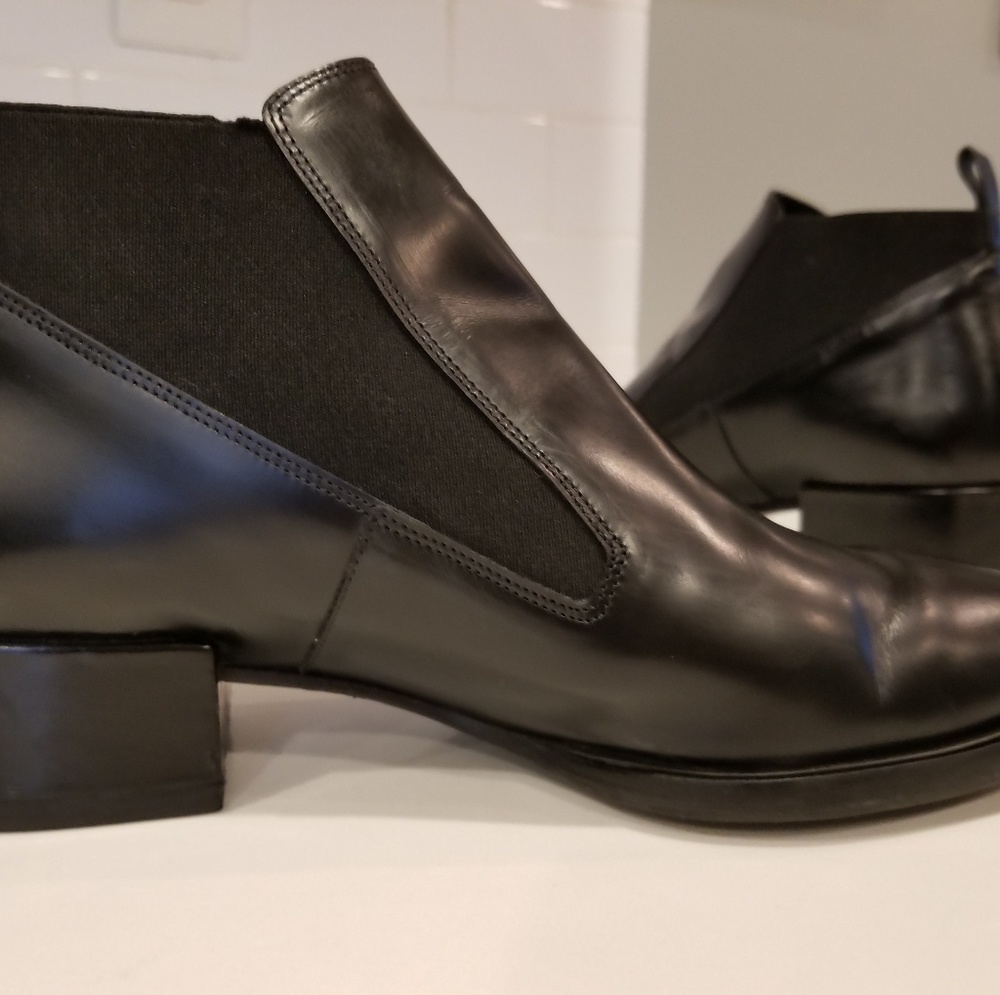 VINCE Yarrow Booties